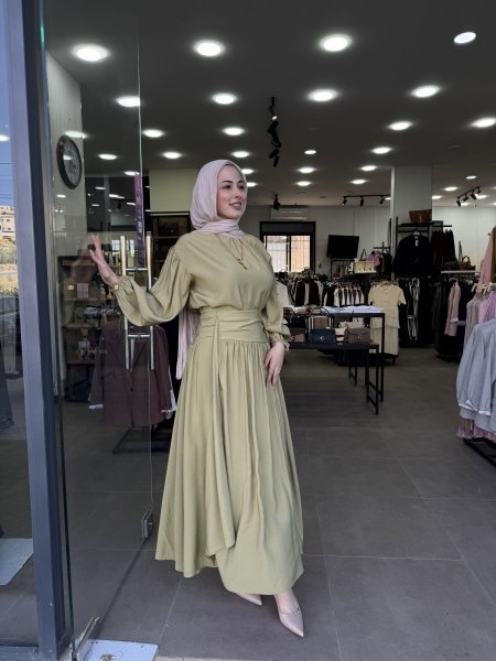 طقم بلوزة وتنورة